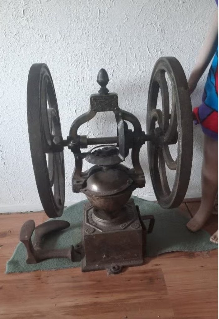 Koffiemolens   antiek, Ophalen
