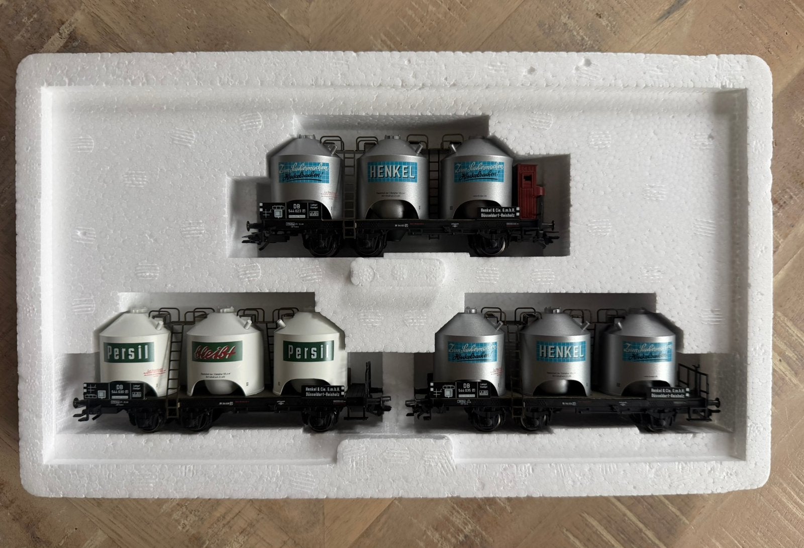 Märklin HO 47896 Set van drie silowagens 'Henkel' van de DB, Wisselstroom, Ophalen of Verzenden, Märklin, Nieuw