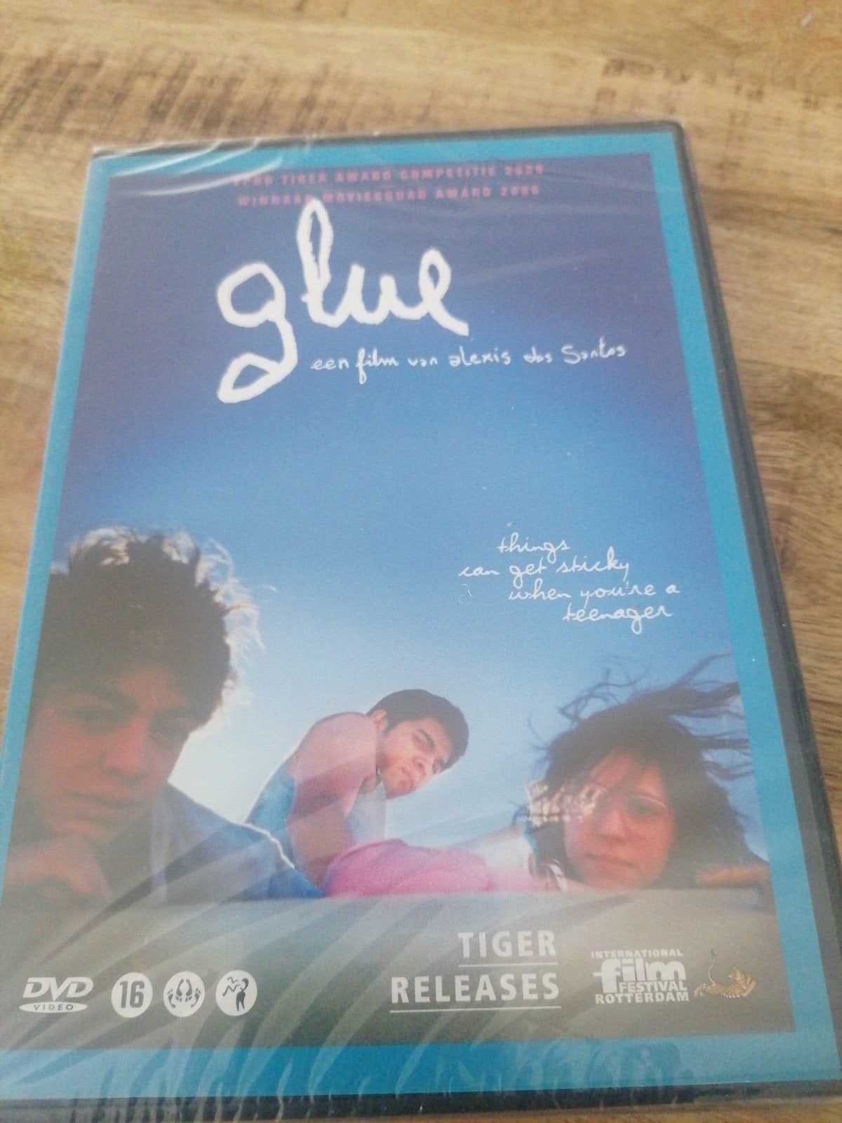 Glue - Een film van Alexis Dos Santos (DVD), Ophalen of Verzenden, Nieuw in verpakking