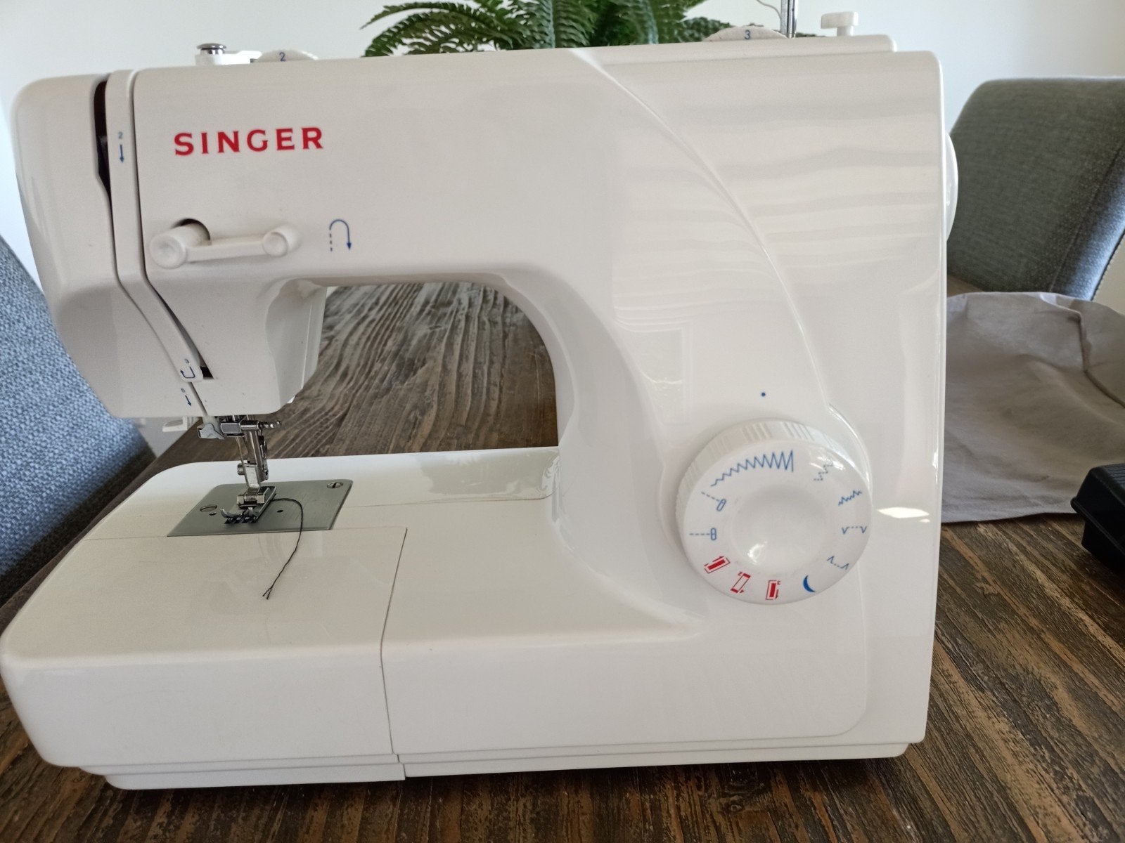 Singer naaimachine, Hobby en Vrije tijd, Naaimachines en Toebehoren, Ophalen, Zo goed als nieuw, Naaimachine, Singer