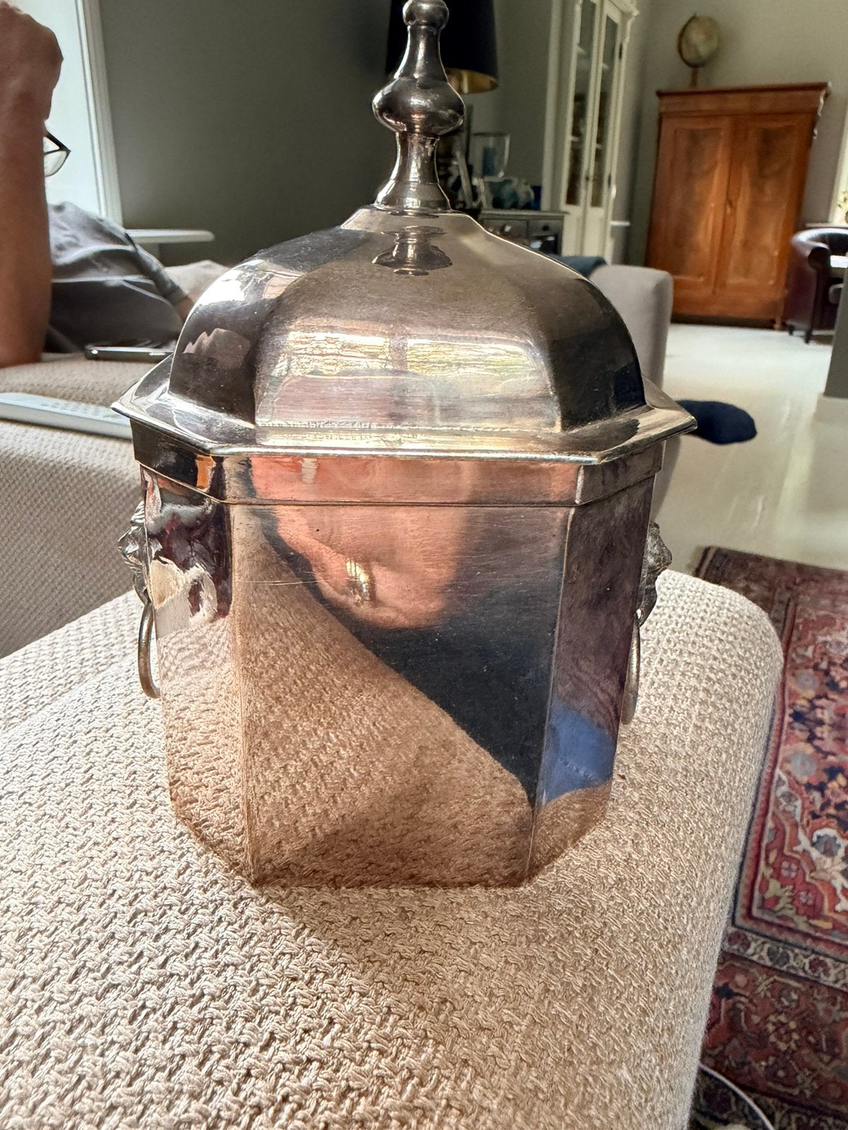 Foto 2 van Verzilverde koekjesdoos