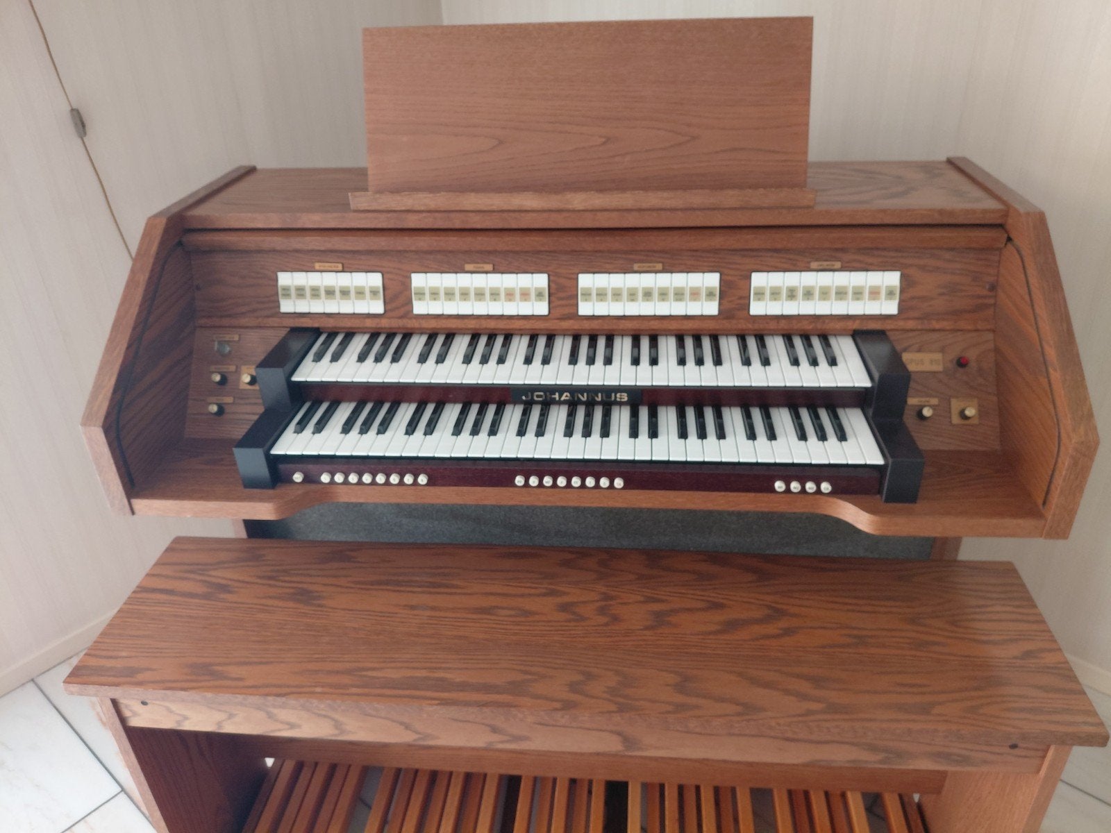Johannus orgel opus 810, Ophalen, Gebruikt, 2 klavieren, Orgel