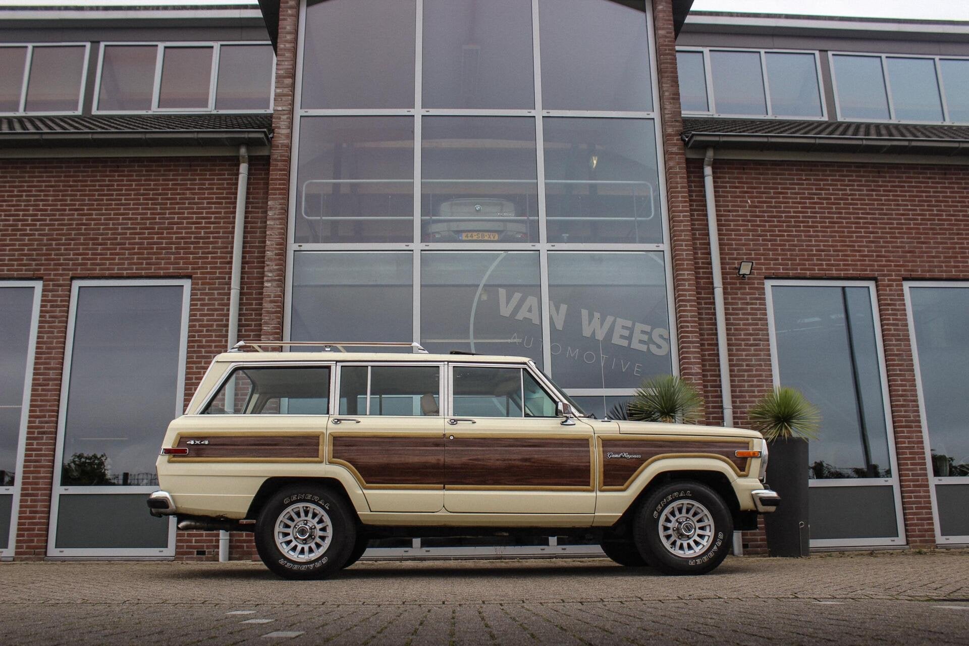 Jeep Wagoneer 5.9 V8 Limited Wagon | Origineel | 1979 | Dakr, foto 7