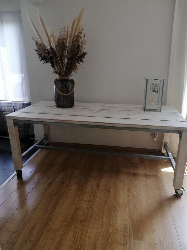 Steigerhout tafel met RVS onderstel en wielen, Ophalen, Rechthoekig, 200 cm of meer, 50 tot 100 cm