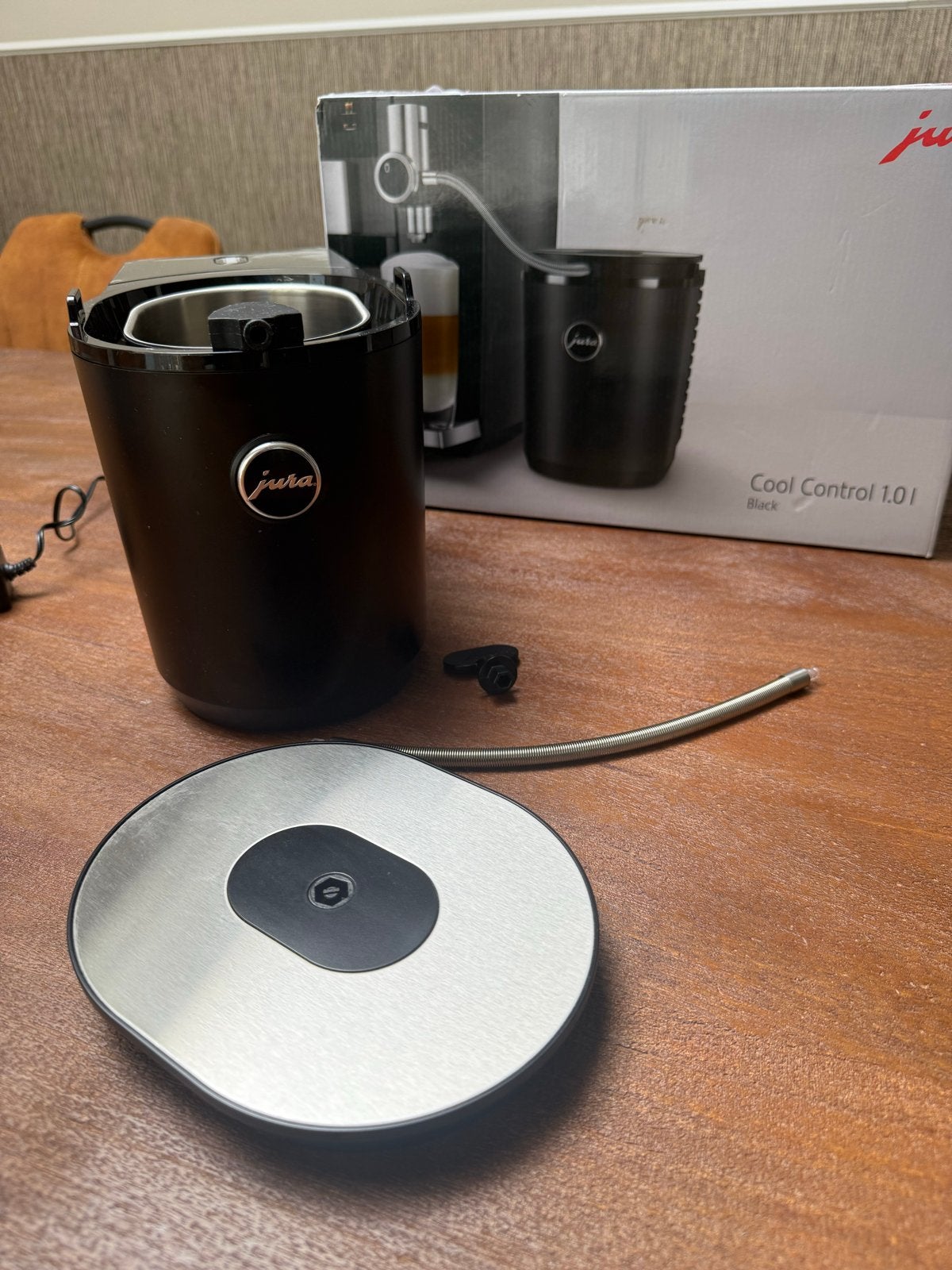 Jura Cool Control 1.0l Melkkoeler - Zwart, Afneembaar waterreservoir, Overige modellen, Overige typen, 10 kopjes of meer