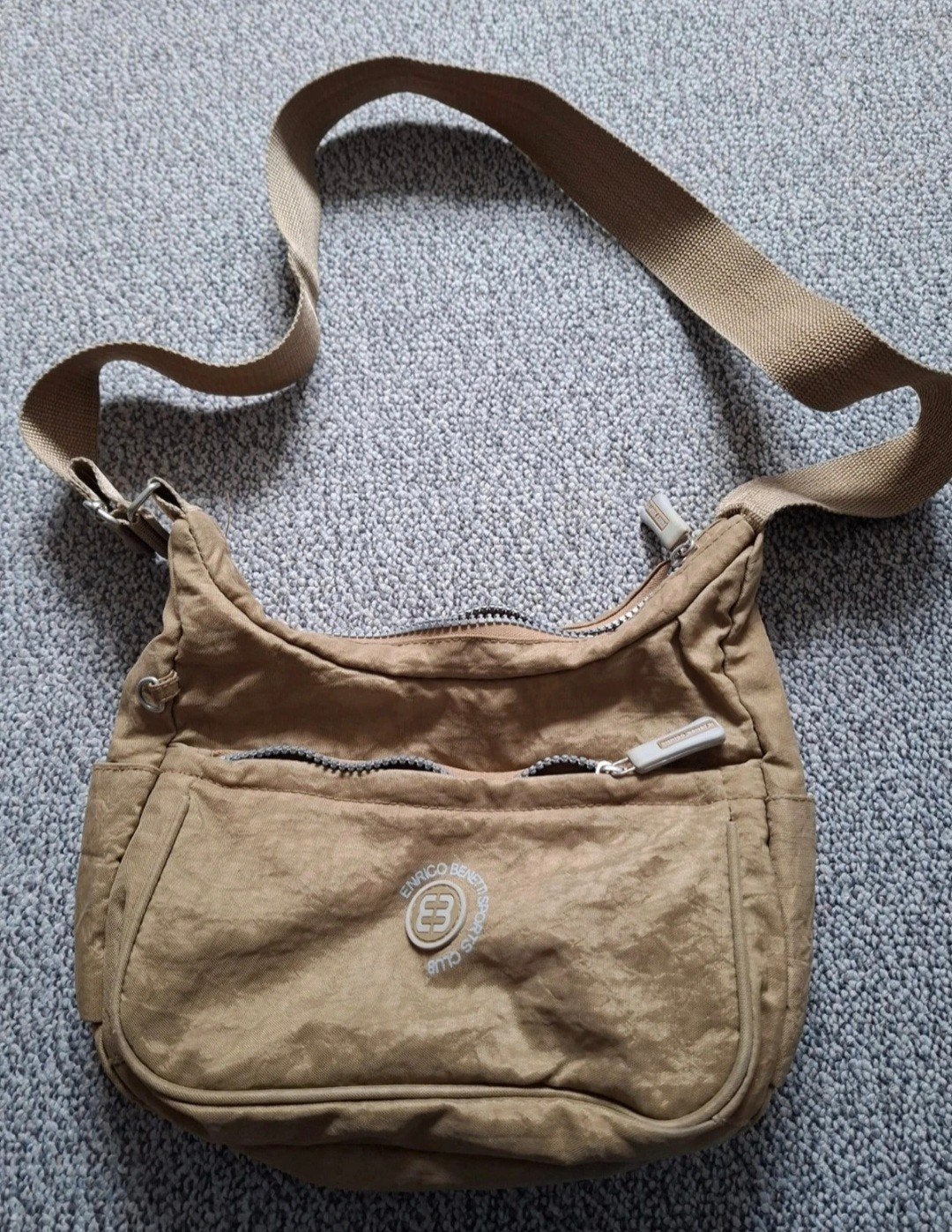 Beige schoudertas Enrico Benetti Sports Club, Ophalen of Verzenden, Gebruikt, Beige, Schoudertasje