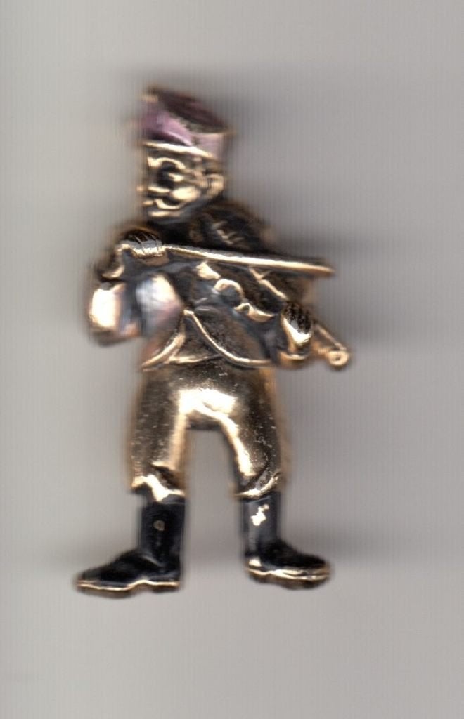 Man met Viool broche, Gebruikt, Niet vindbaar, Niet vindbaar, Speldje of Pin