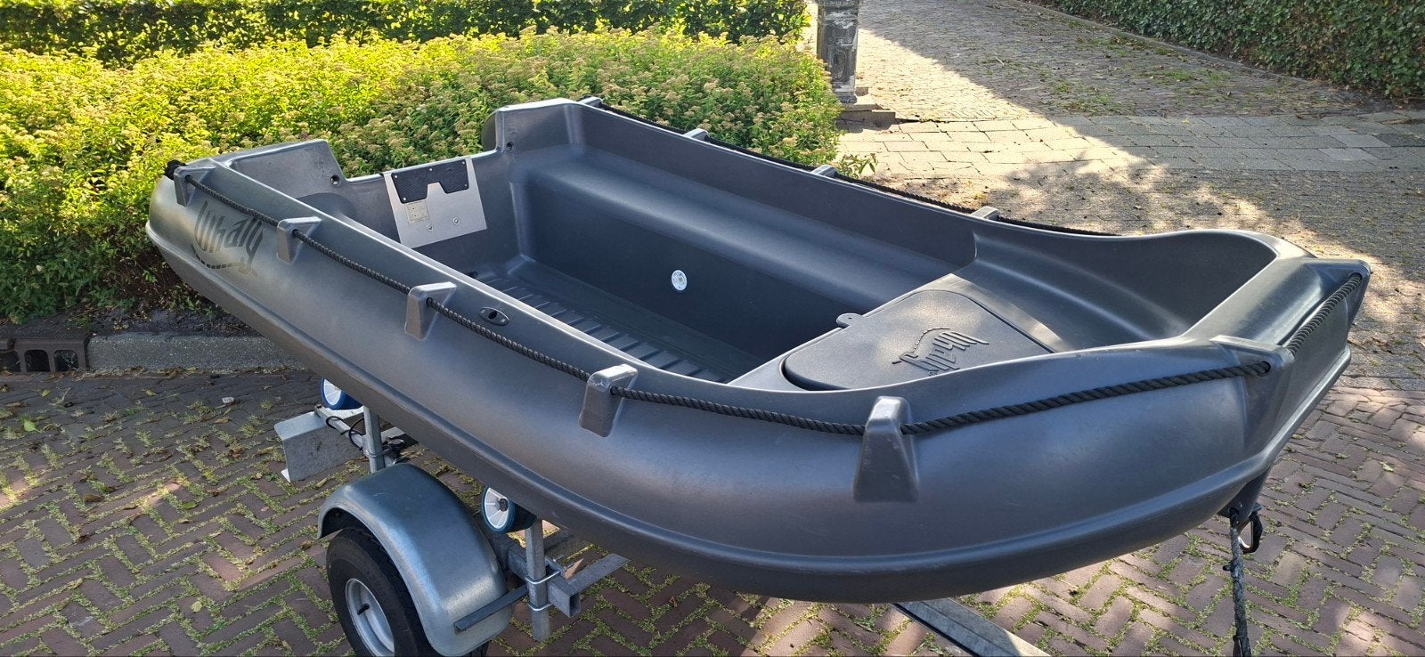 Whaly 270 Grijs / Whaly 370 Lichtgrijs, Ophalen of Verzenden, Zo goed als nieuw, Buitenboordmotor, Viertaktmotor