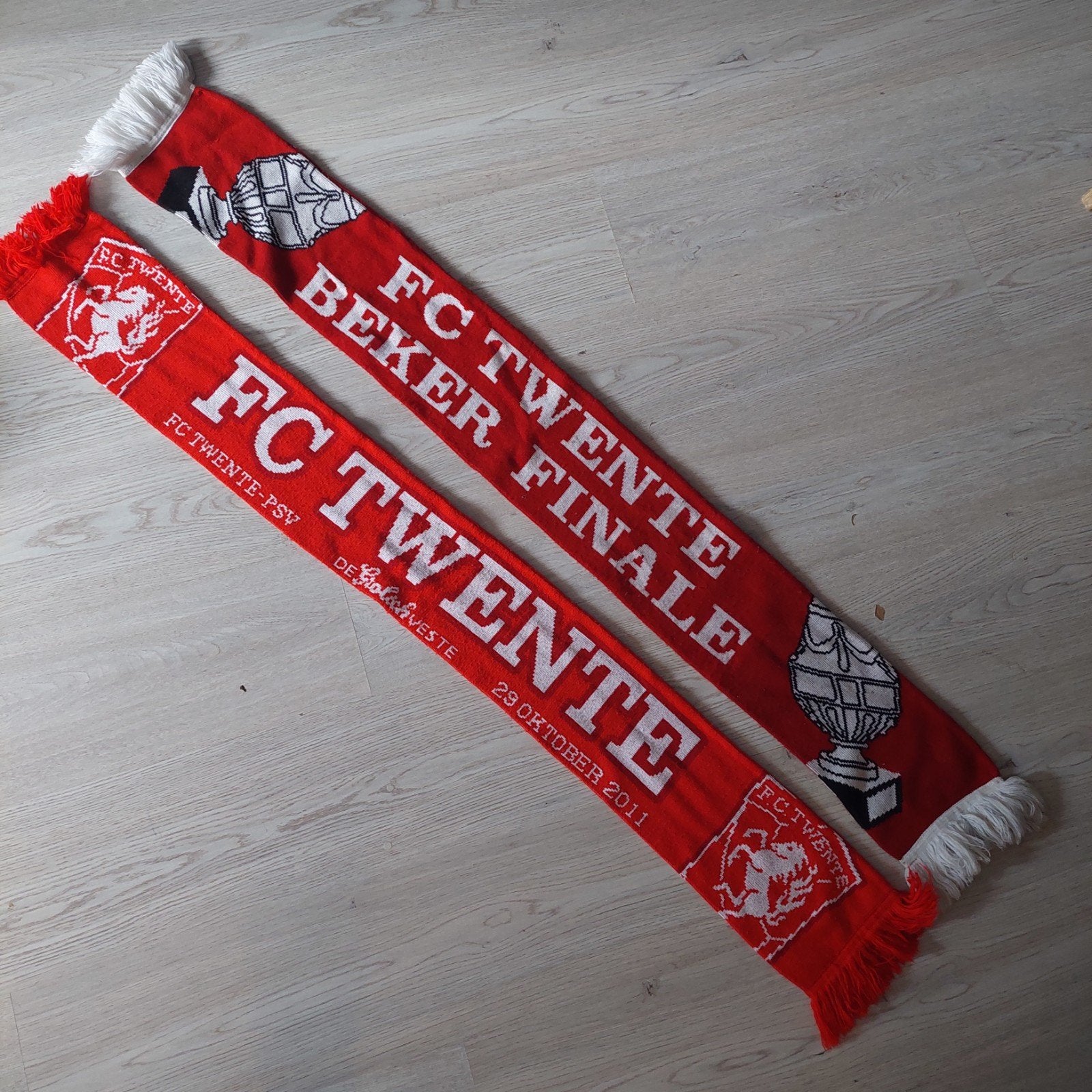 FC Twente supporters sjaal, Verzamelen, Ophalen of Verzenden, Zo goed als nieuw, F.C. Twente, Vaantje of Sjaal