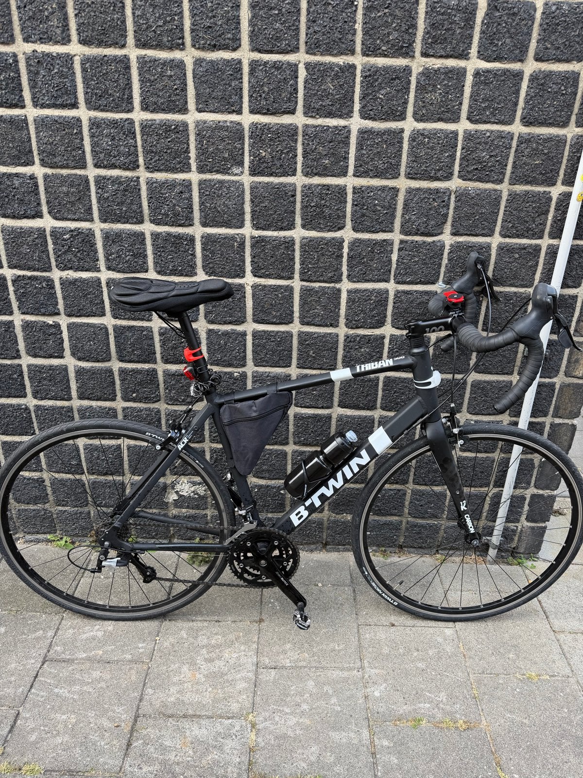 B'Twin Triban 500 racefiets - Zo goed als nieuw, Fietsen en Brommers, Aluminium, Zo goed als nieuw, 53 tot 57 cm, Ophalen