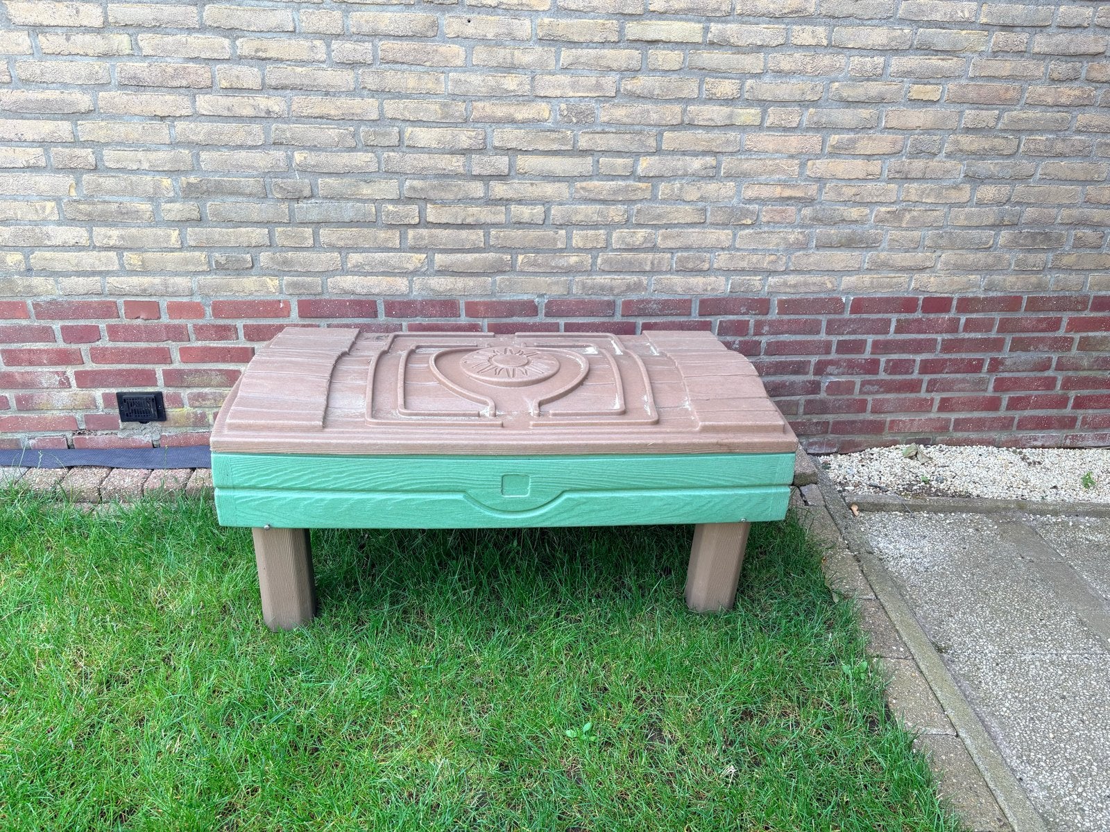 Zand- en watertafel inclusief parasolhouder van Step2, Kinderen en Baby's, Speelgoed | Buiten | Zandbakken, Ophalen, Gebruikt
