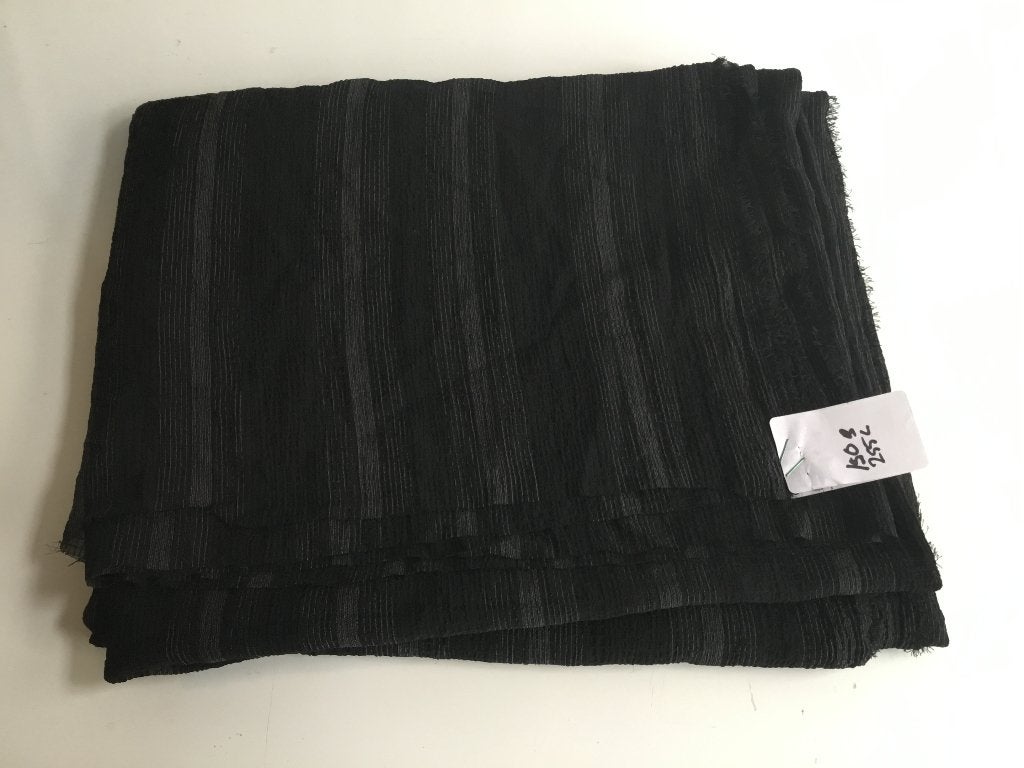 Zwart-grijs gestreepte voile stof (2,5 M), Hobby en Vrije tijd, Stoffen en Lappen, Overige materialen, 120 cm of meer, Zwart, Ophalen of Verzenden