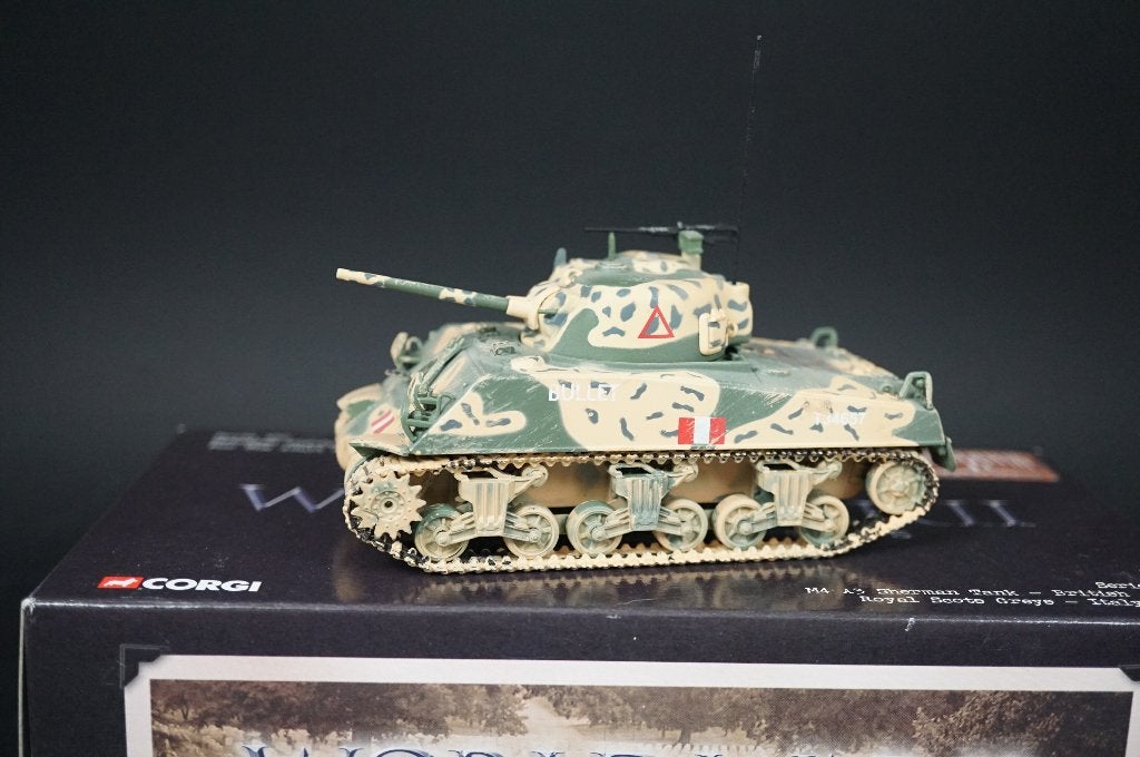 Corgi Sherman tank - Italy 1943 - 1/50 - TOP, Ophalen of Verzenden, Zo goed als nieuw, Bus of Vrachtwagen, Corgi