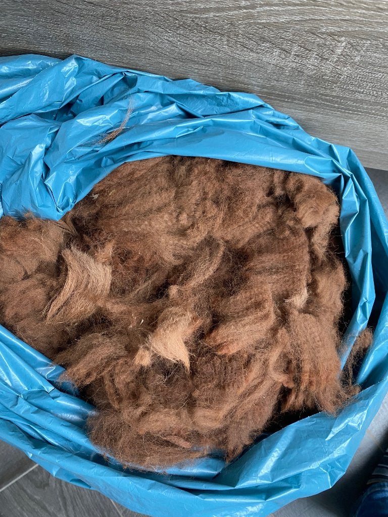 Alpaca wol, bruine wol van onze alpaca skye, Ophalen of Verzenden, Zo goed als nieuw, Spinwol