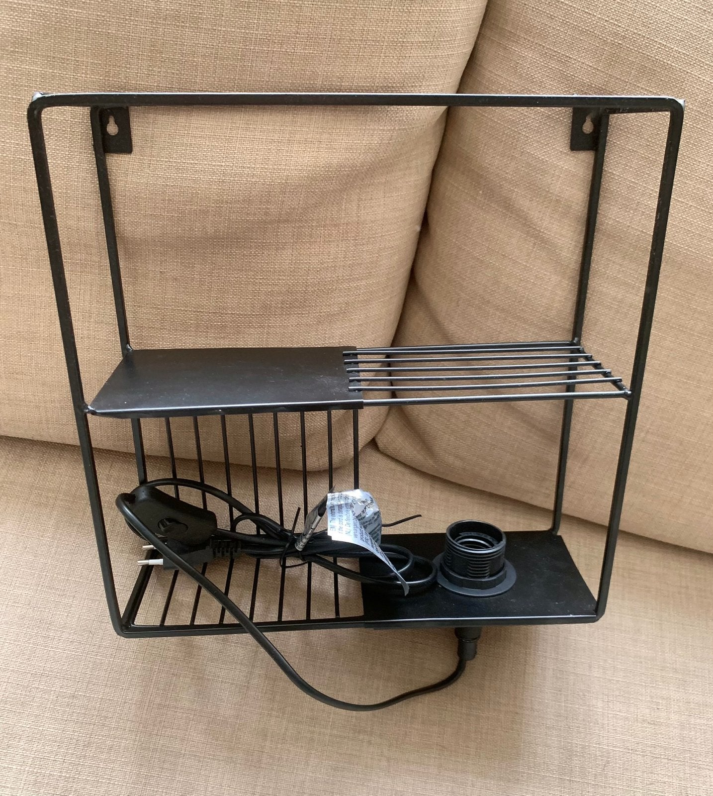 Zwart metalen wandrek met verlichting, nooit gebruikt, Ophalen of Verzenden, Zo goed als nieuw