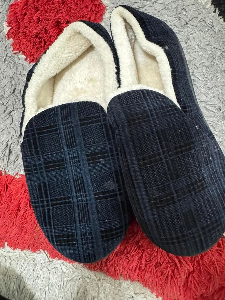 Heren pantoffels maat 44/45, Ophalen of Verzenden, Zo goed als nieuw, Zwart, Pantoffels of Sloffen