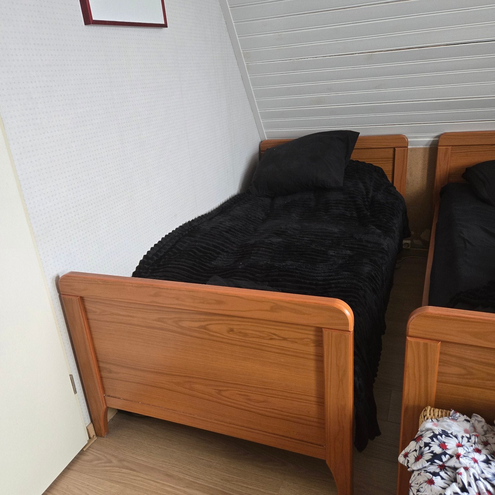 2 senioren bedden 90x200, Gebruikt, 90 cm, Eenpersoons, Ophalen of Verzenden