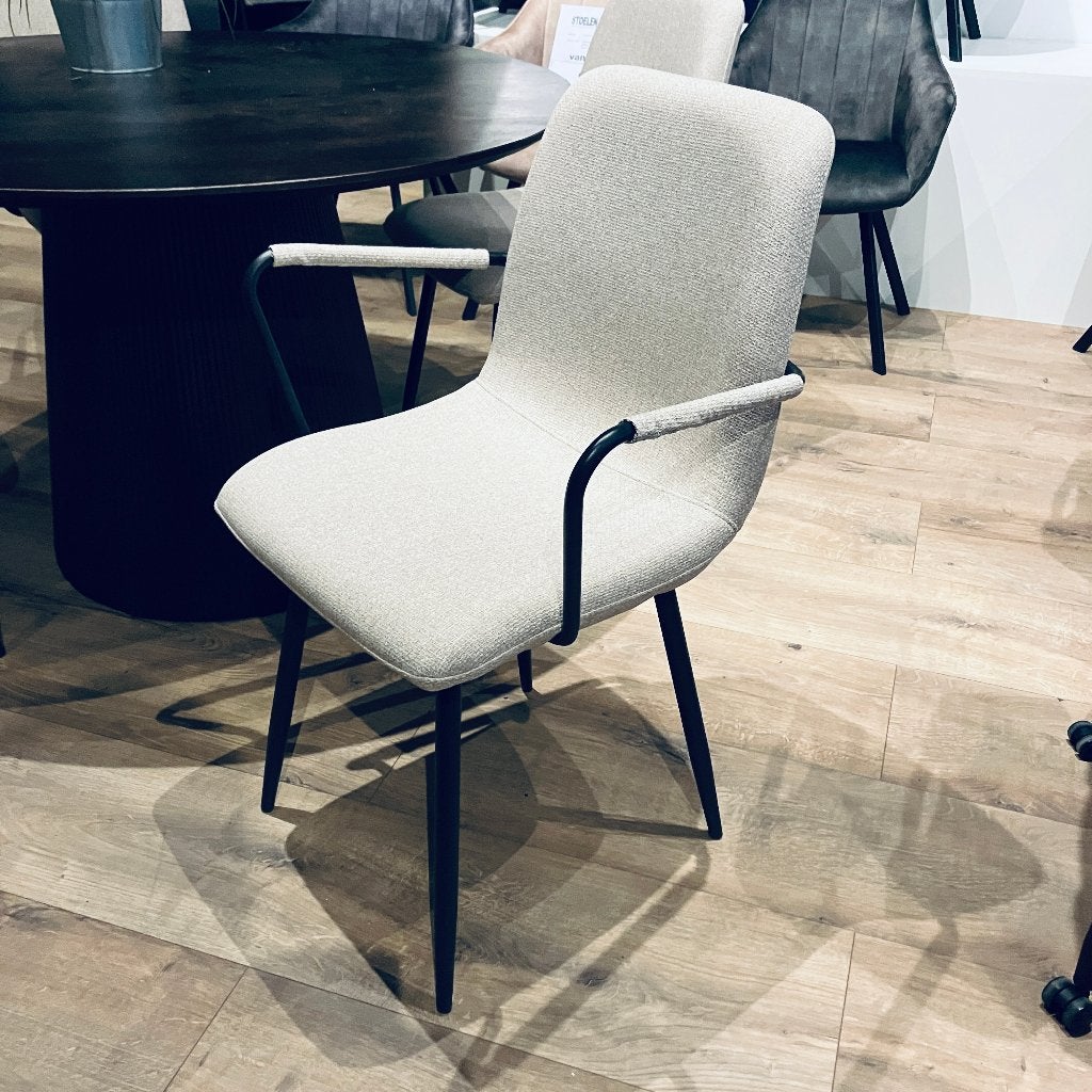 4 eetkamerstoelen met armleuning nu 4 x voor 150 euro, Ophalen, Overige kleuren, Nieuw, Stof