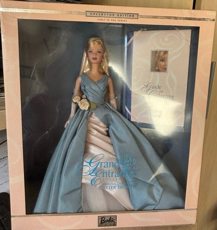 Barbie Grand Entrance Collector Edition - Nieuw in doos, Verzamelen, Ophalen of Verzenden, Zo goed als nieuw, Fashion Doll