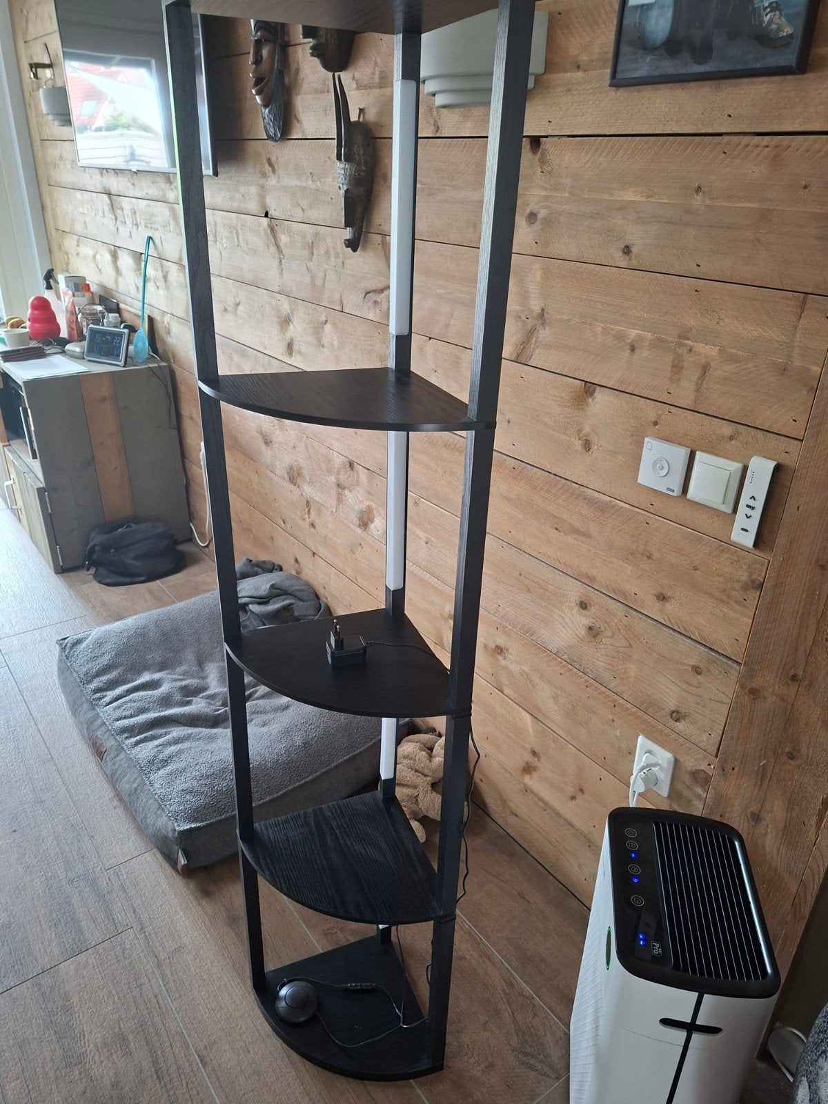 Hoeklamp LED met planken - 164 cm hoog, 30 cm breed, Ophalen, Zo goed als nieuw, Hout, 150 tot 200 cm