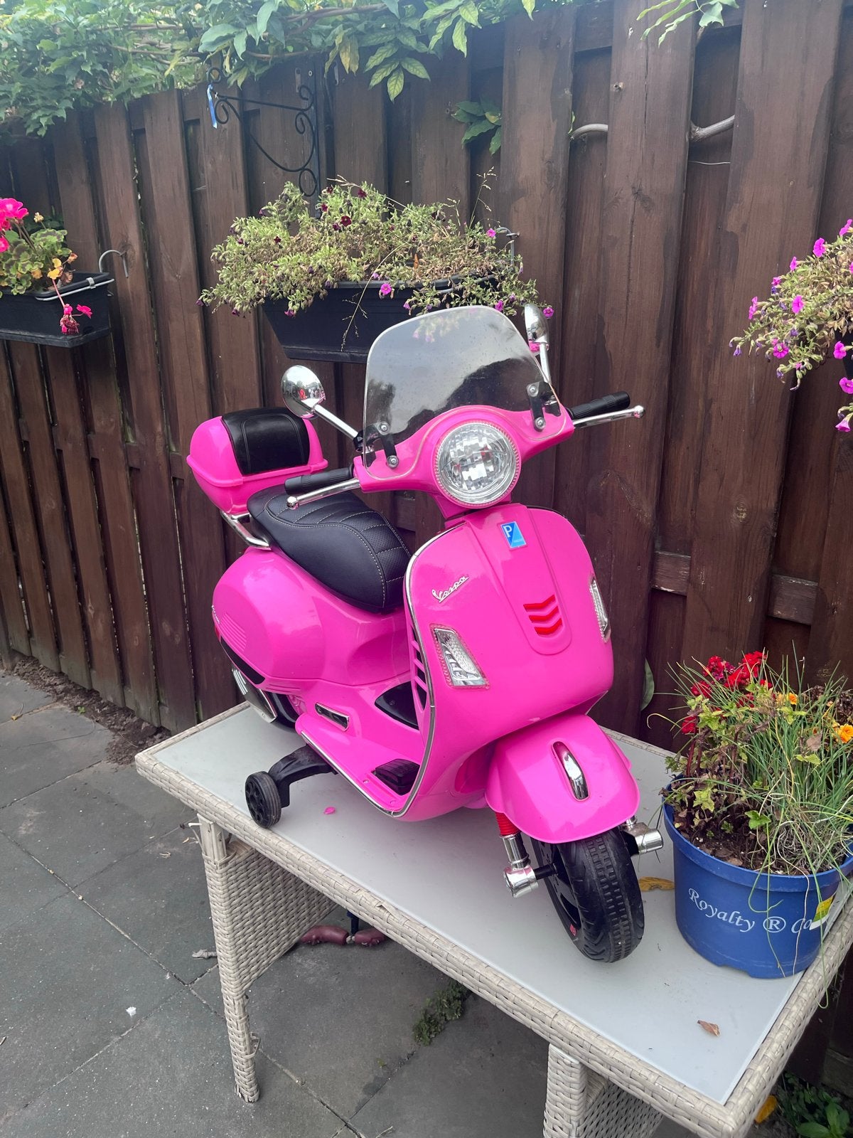 Roze Vespa kinder scooter - Zo goed als nieuw, Ophalen, Zo goed als nieuw