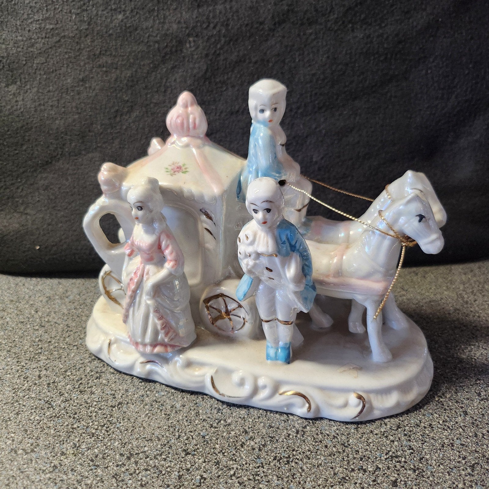 Vintage Porseleinen Koets met Paarden en Figuren, Ophalen of Verzenden