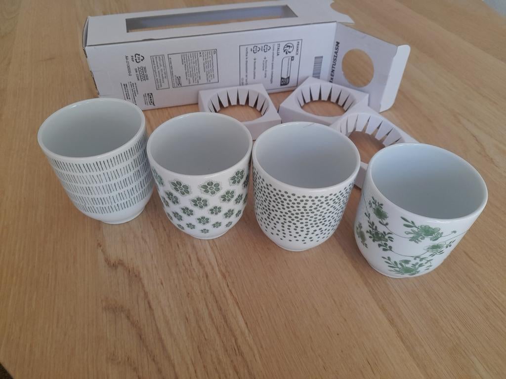 Nieuw 4 wit/groene kopjes, Ophalen of Verzenden, Nieuw, Overige stijlen, Kop(pen) en/of Schotel(s)