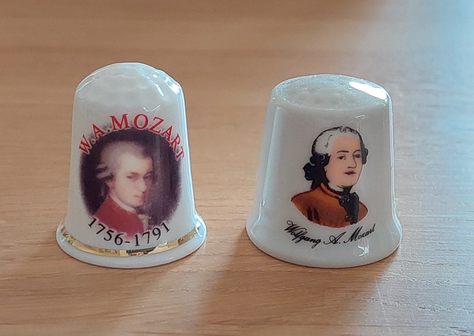 Porseleinen Vingerhoedjes - Mozart, Verzamelen, Ophalen of Verzenden, Zo goed als nieuw, Porselein