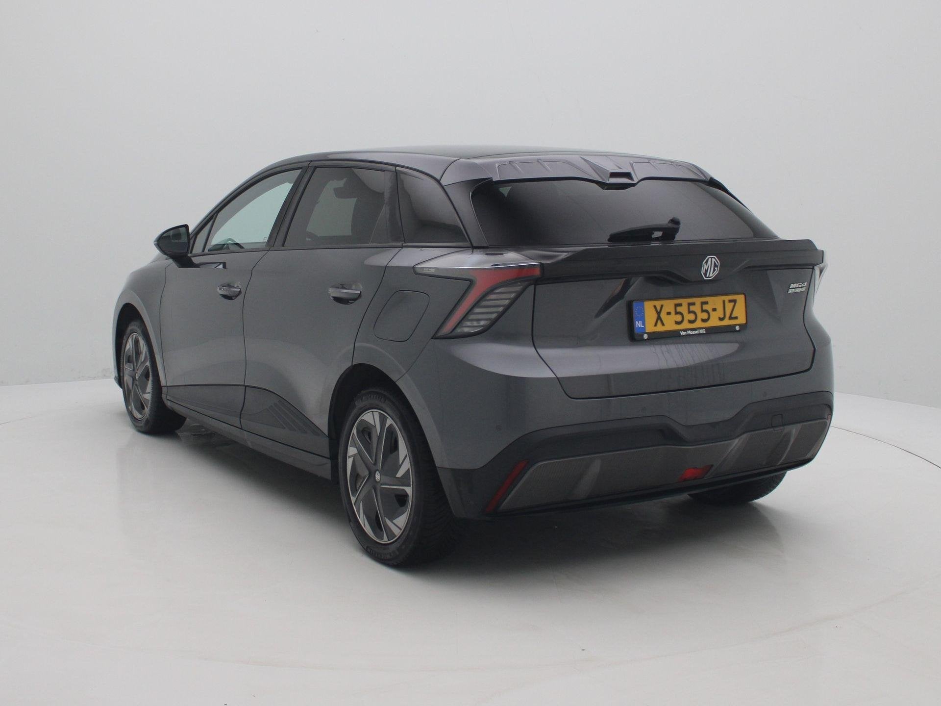 MG 4 Comfort 64 kWh | Led Verlichting | Carplay | Parkeersen, Auto's, MG, Automaat, 12 maanden, Gebruikt, Origineel Nederlands