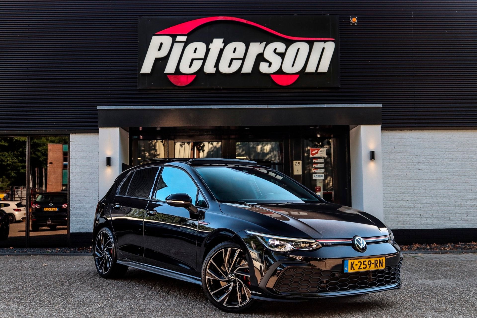 Volkswagen Golf 2.0 TSI GTI PANO IQ LIGHT SFEER CARPLAY, Auto's, Euro 6, 4 cilinders, 1984 cc, Zwart