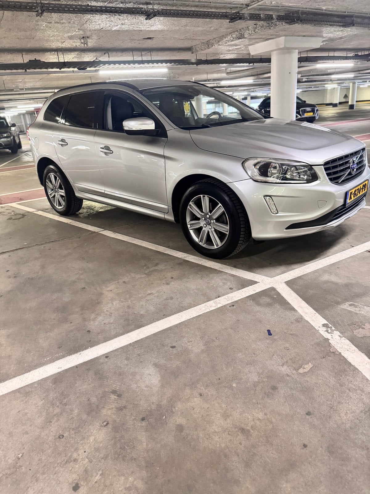Volvo XC60 2.0 D4 Geartronic 2016 Grijs, Auto's, Volvo, 1800 kg, 1969 cc, Particulier, SUV of Terreinwagen
