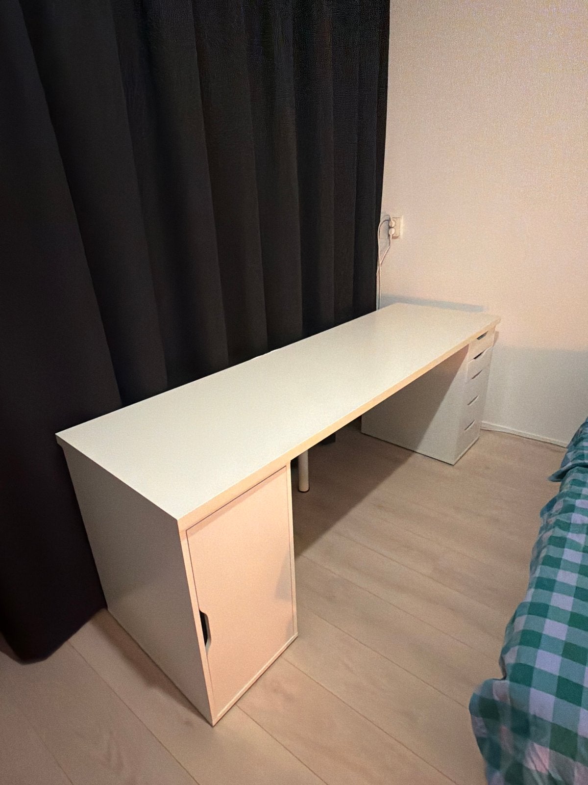 Gebruikt Ikea bureau met opbergruimte en lades, Gebruikt, Spaanplaat of MDF, Ophalen of Verzenden, IKEA