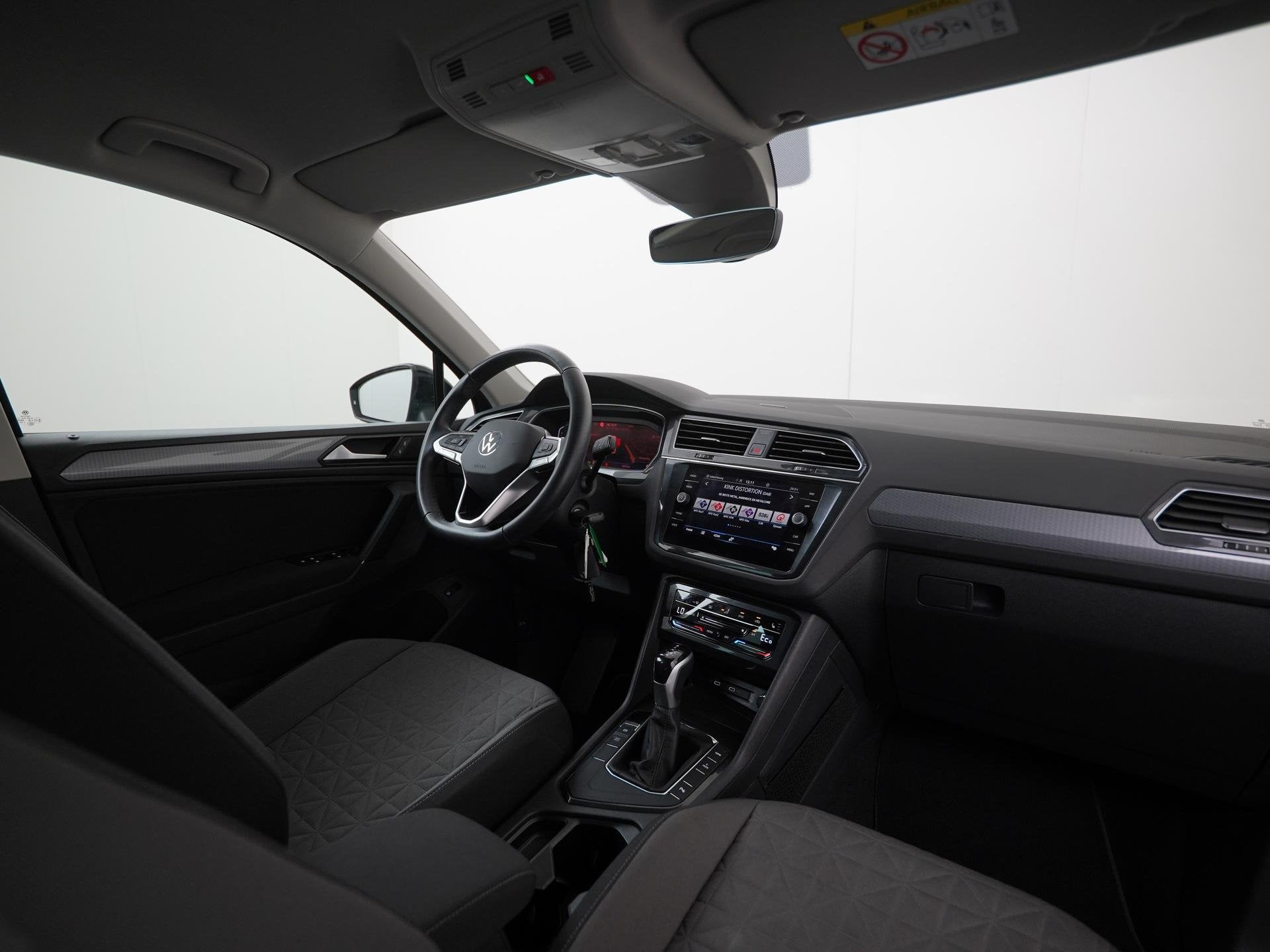 Volkswagen Tiguan 1.4 TSI eHybrid Life | Stoel & Stuurverwar, Stof, 4 cilinders, Zwart, Plug-in hybride