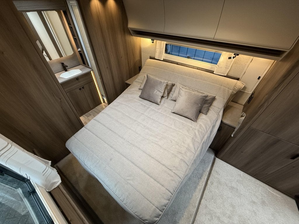 Kabe Imperial 880 TDL FK E8, Caravans en Kamperen, Overige typen, Rondzit, Schokbreker, Bedrijf