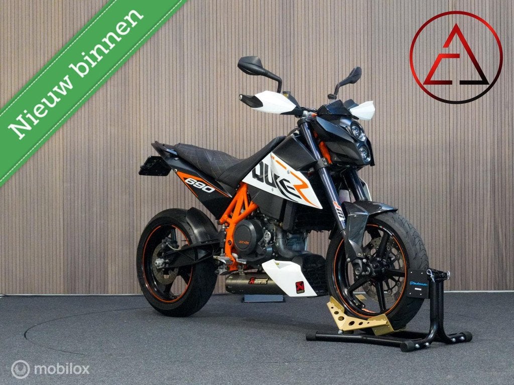 KTM 690 Duke R | Akrapovic uitlaat | 27.740 km, Motoren, KTM, Bedrijf, Christiaan Huygensweg 32D, Toermotor