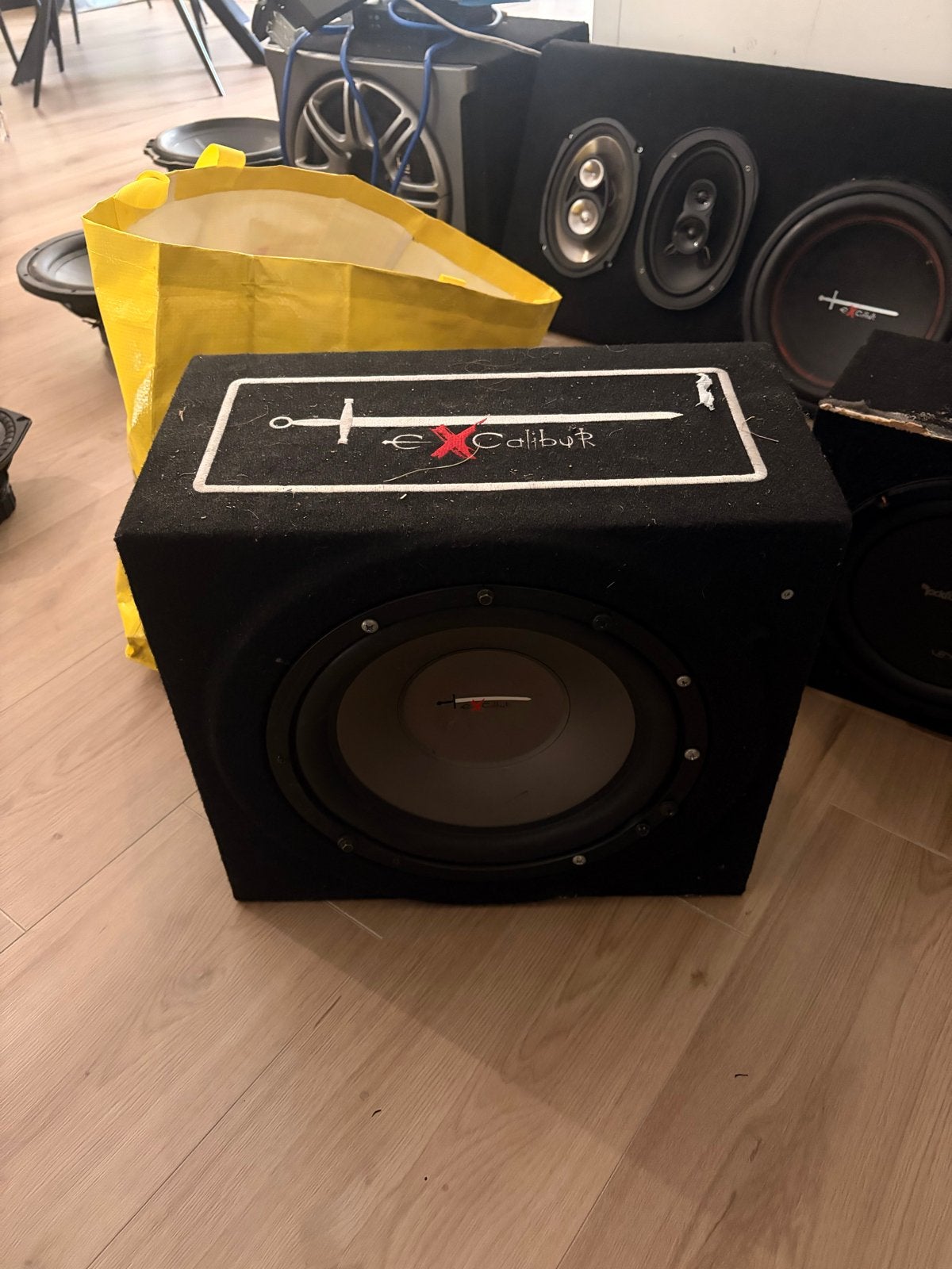 Excalibur Subwoofer in behuizing, Auto diversen, Ophalen of Verzenden, Gebruikt
