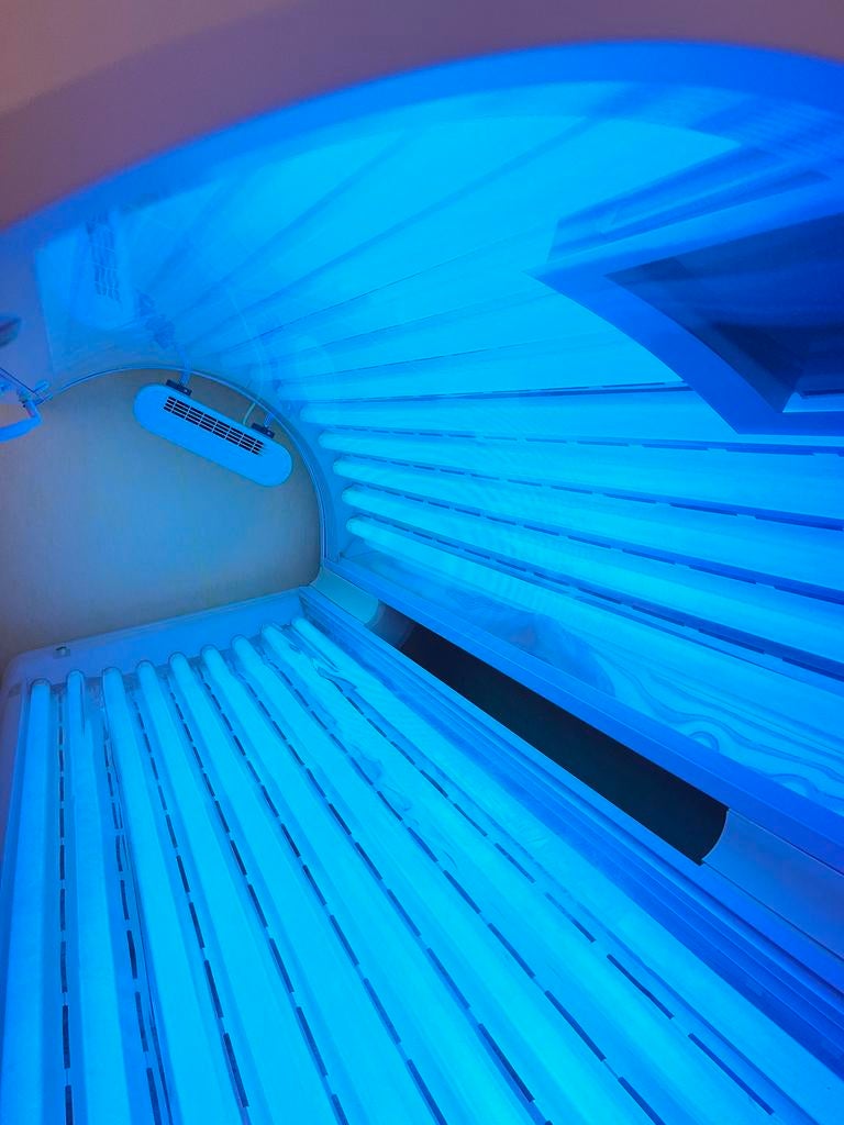 Ergoline zonnebank semiprofessioneel, Witgoed en Apparatuur, Zonnebanken en Gezichtsbruiners, Ophalen, Zo goed als nieuw, Zonnebank dubbelzijdig