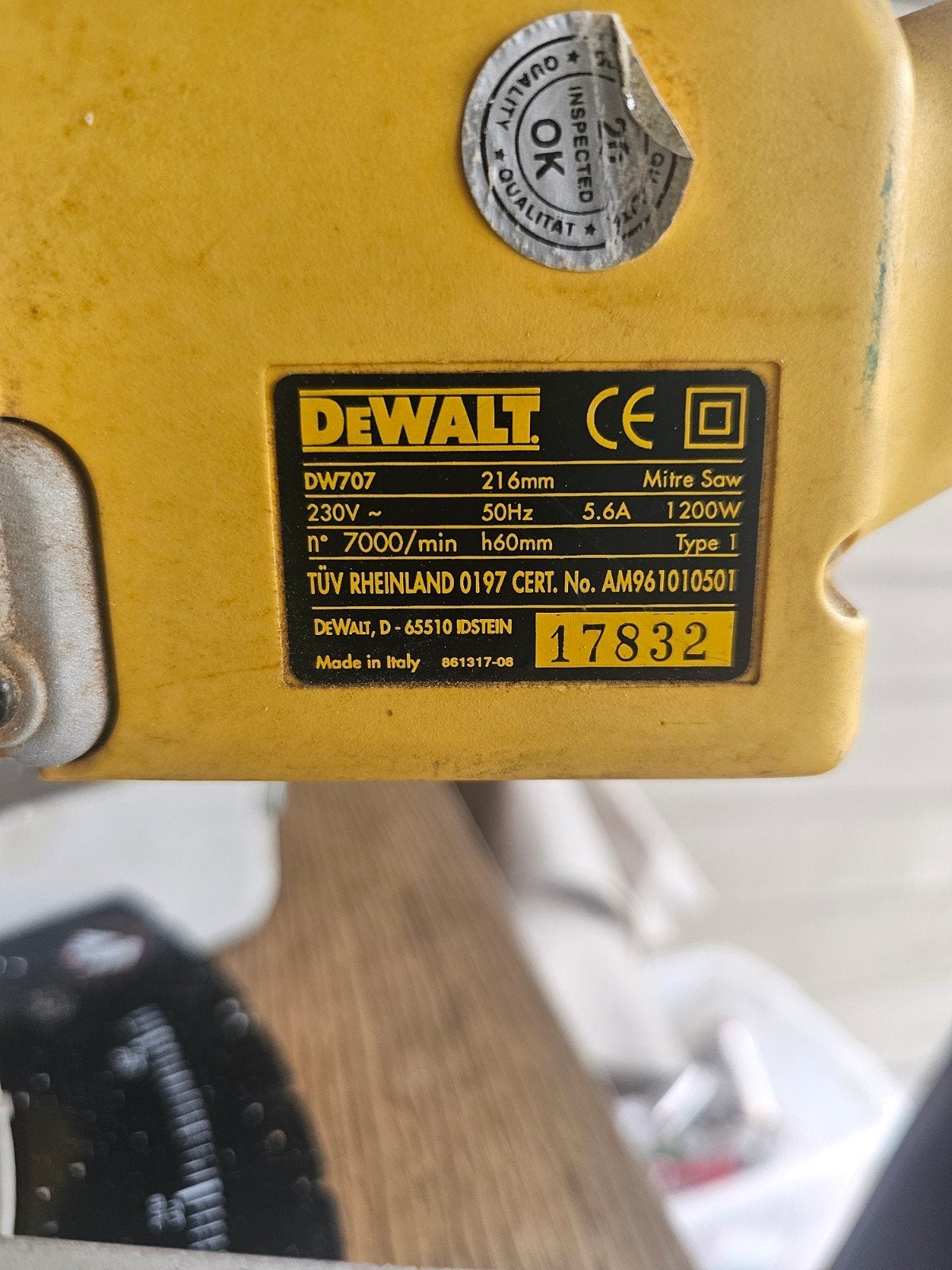 Foto 2 van DeWalt DW707 Afkortzaag 1200W - Gebruikt
