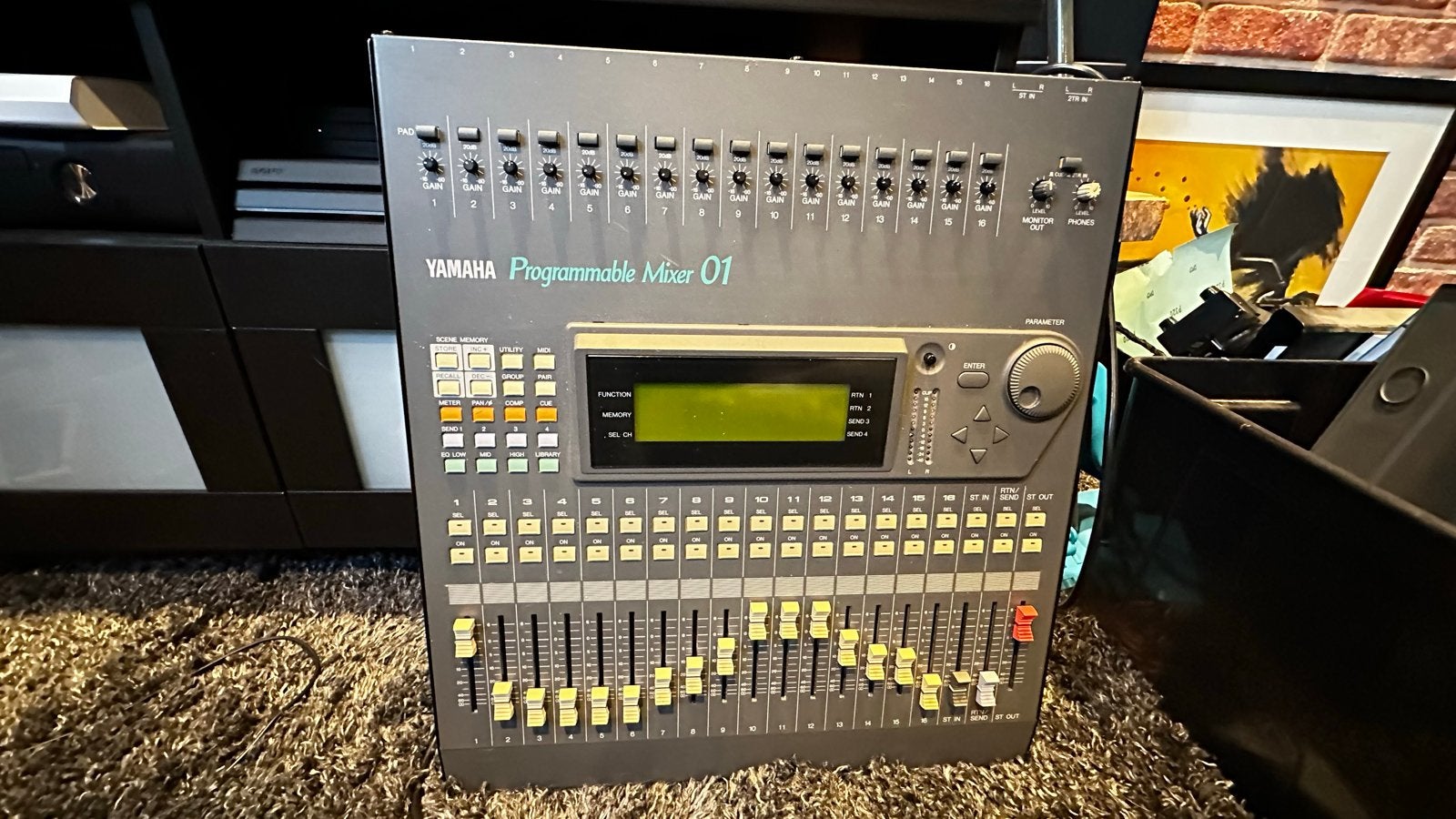 Yamaha Programmable Mixer 01 - Digitale Mengtafel, Muziek en Instrumenten, Mengpanelen, Ophalen, Gebruikt, 10 tot 20 kanalen, Microfooningang