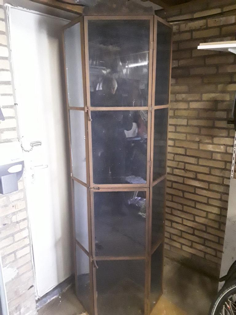 Antieke, oude, mooie kloosterkast, Ophalen