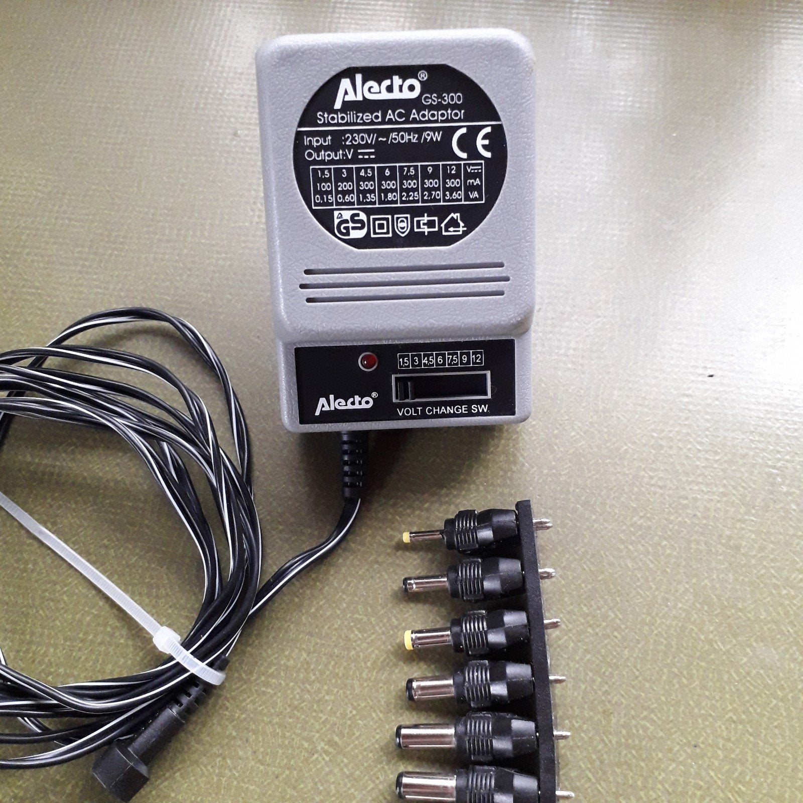 Alecto GS-300 Gestabiliseerde AC Adapter met diverse tips, Ophalen, Gebruikt