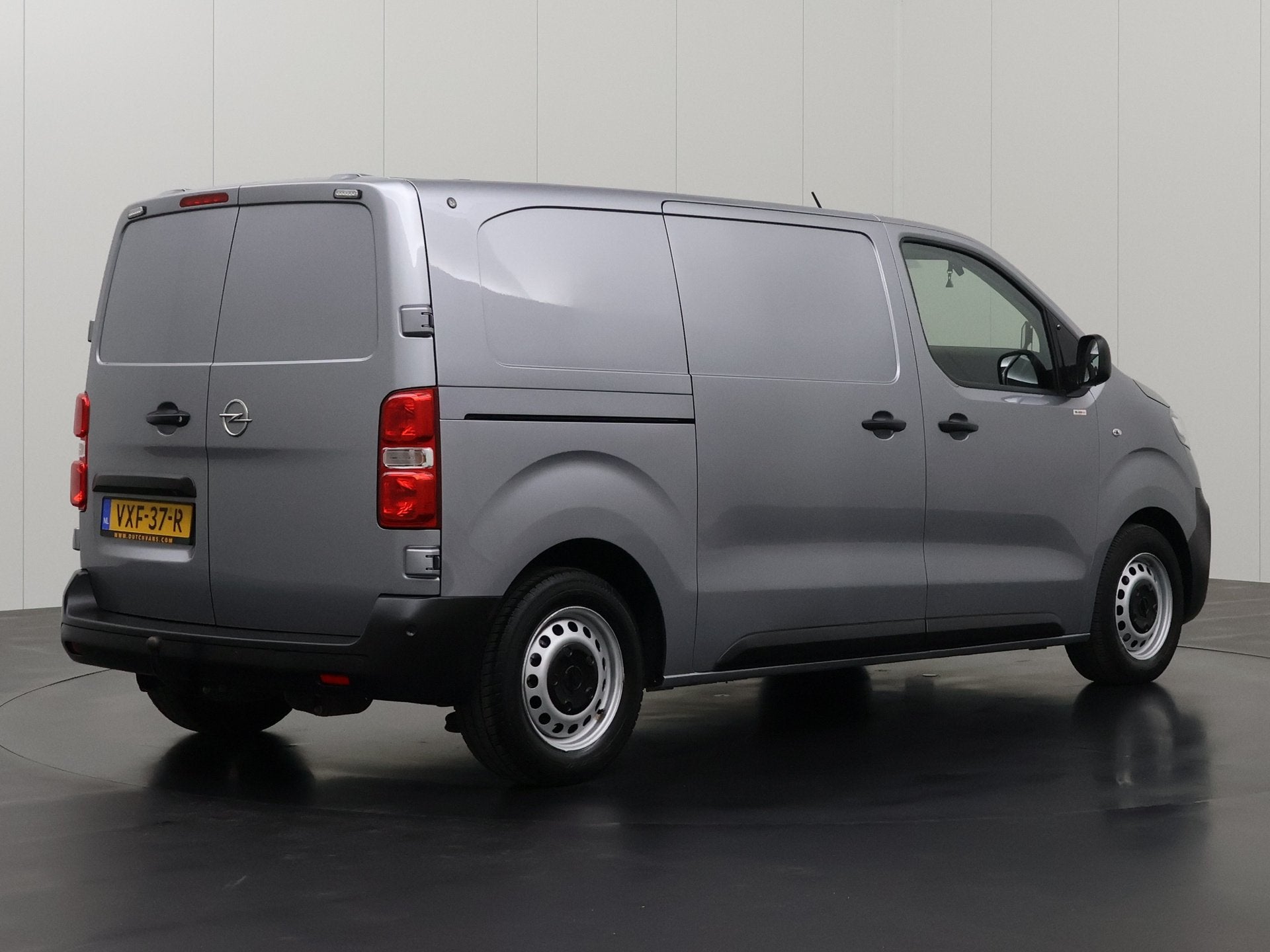 Opel Vivaro Lang 75 kWh | Elektrisch | Navigatie | Camera |, Auto's, Dealer onderhouden, Gebruikt, Zwart, Multifunctioneel stuurwiel