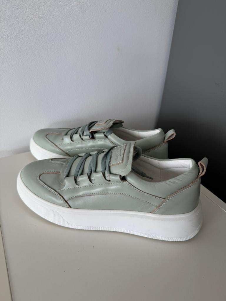 New shoes sneakers, Overige kleuren, Nieuw, Ophalen of Verzenden, Sneakers of Gympen