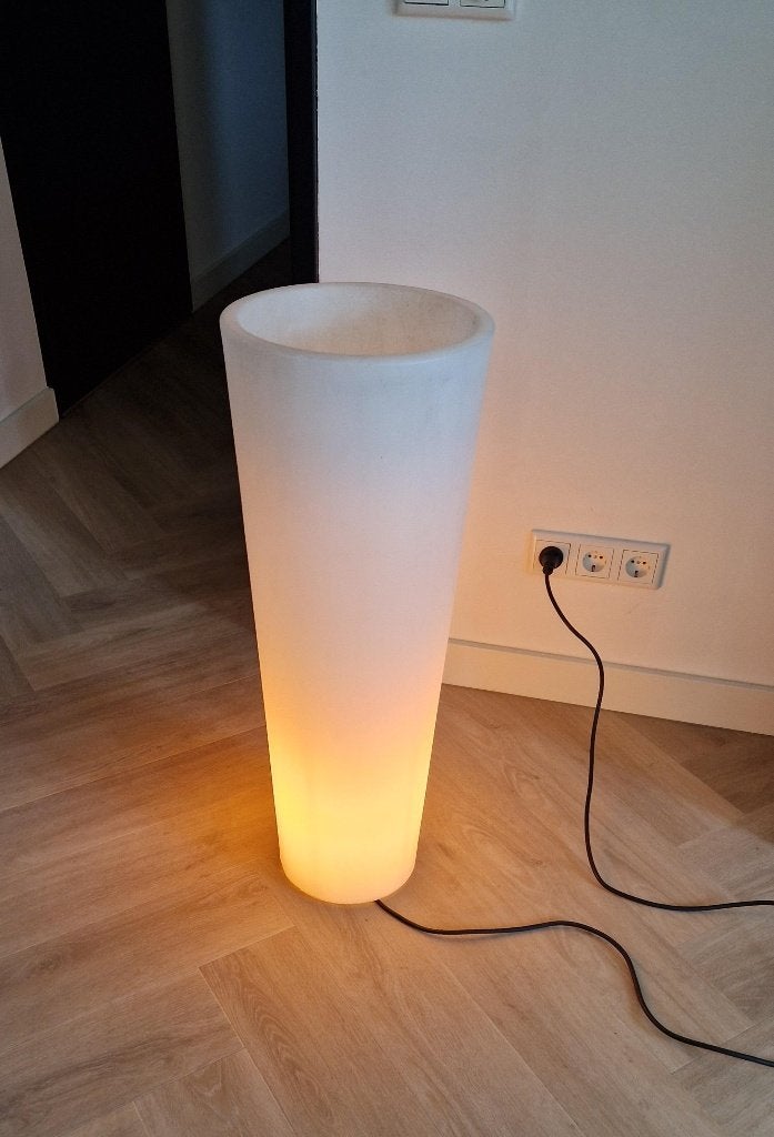 Tuin/binnen Bloempot met verlichting, Tuin en Terras, Kunststof, Zo goed als nieuw, Balkon, Overige vormen