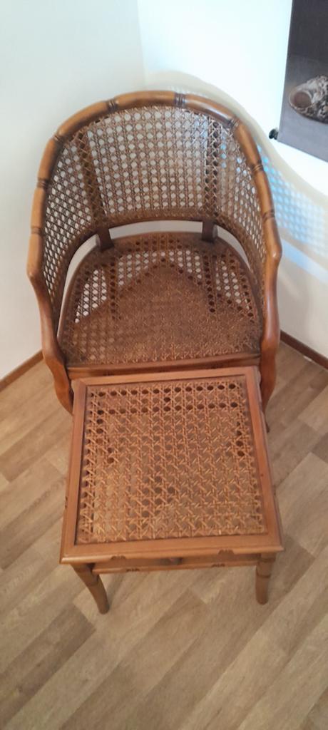 Vintage rotan stoel met bijpassend tafeltje, Ophalen