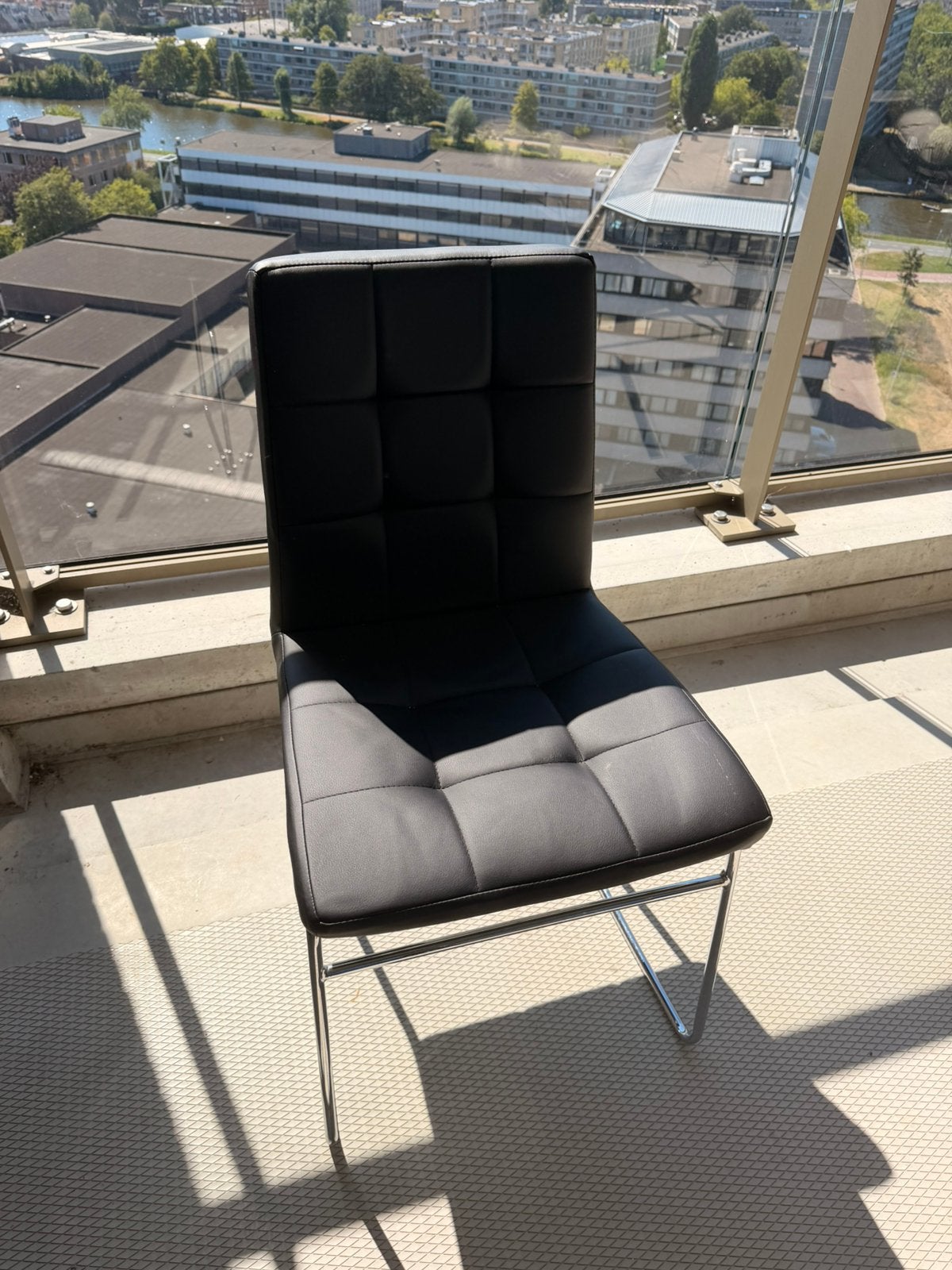 Set van 4 Leen Bakker eetkamerstoelen Chicago - Zwart/Chroom, Huis en Inrichting, Stoelen, Ophalen, Gebruikt, Zwart, Vier