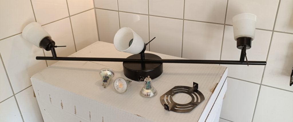 Mooie metallic zwarte metalen Ikea plafondlamp, Design, Plafondspot, Ophalen of Verzenden, Zo goed als nieuw