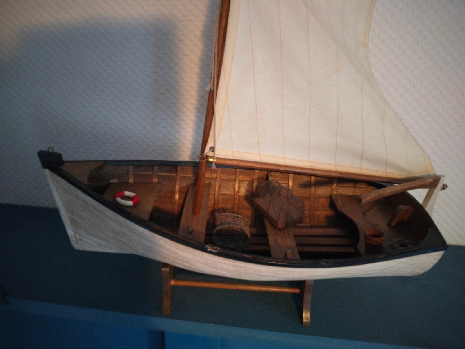 Vissersboot miniatuur van hout modelbouw met standaard, Hobby en Vrije tijd, Modelbouw | Boten en Schepen, Ophalen