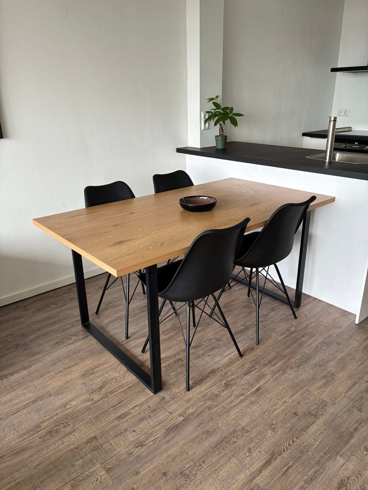 Tafel met vier stoelen van Jysk, Ophalen, Gebruikt, 100 tot 150 cm, 50 tot 100 cm