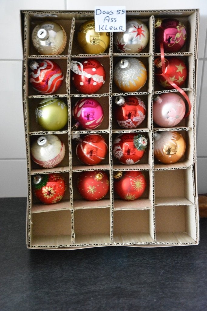 Kerstballen gekleurd Doos 55, Ophalen of Verzenden, Zo goed als nieuw